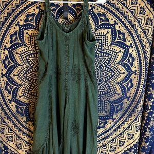 Elegant Green Midi Dress